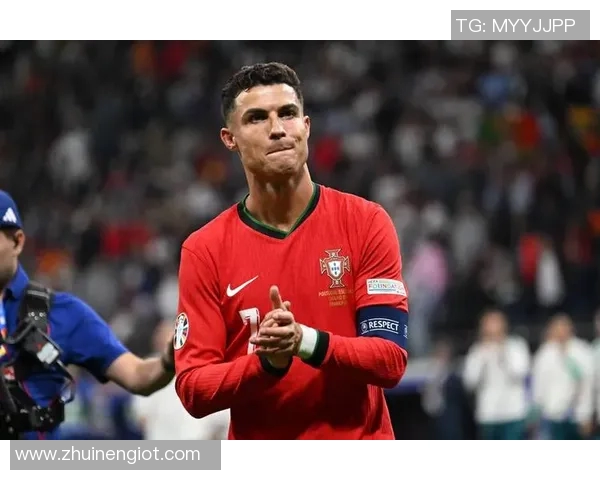 足球明星C罗是否因法律问题面临入狱风险引发广泛关注与讨论